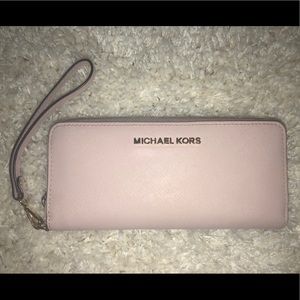 Michael Kors Jet Set Leather Continental Wristlet
